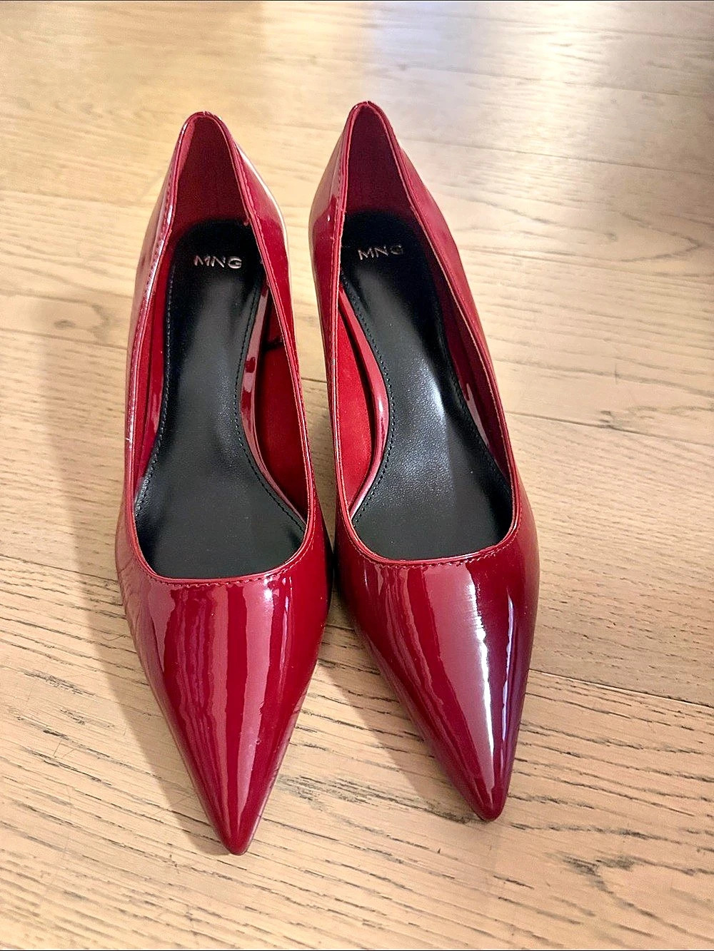 Mango Pointed Toe Patent Heels in Red size 37